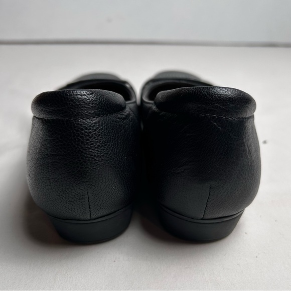 Clarks Women's Black Leather Loafers - Picture 6 of 12